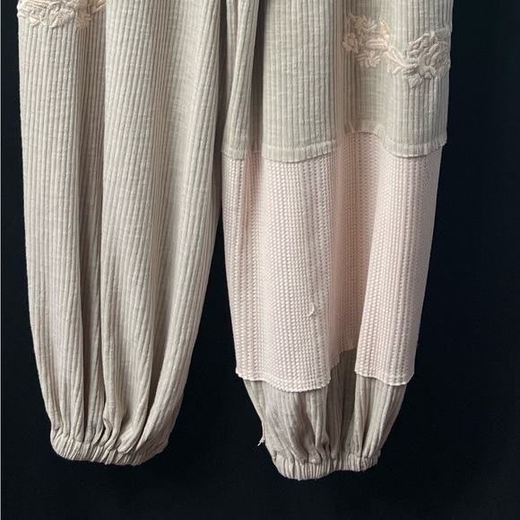 POL Cream Track Pants with Pocket Detail - Picture 3 of 3